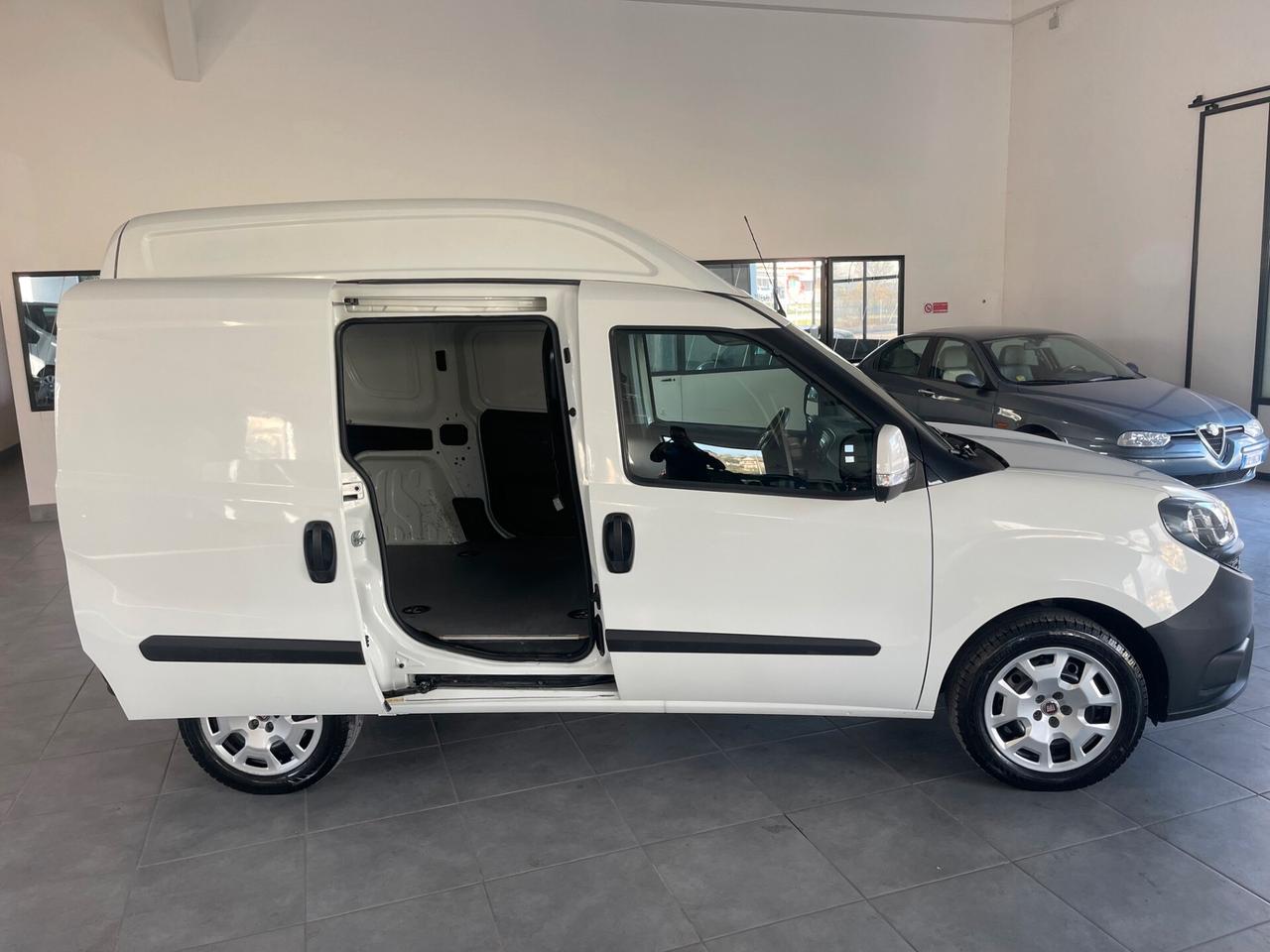 Fiat Doblò 1.4 T-Jet 16V Natural Power Tetto Alto