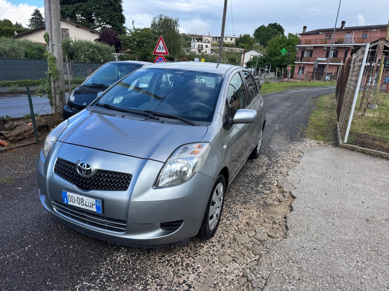Toyota Yaris 1.3 5 porte Sol AUTOMATICO NEOPATENTATI