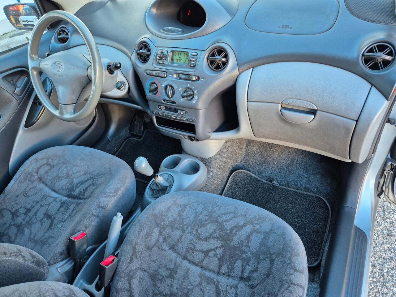 Toyota Yaris 1.0i 16V cat 5 porte