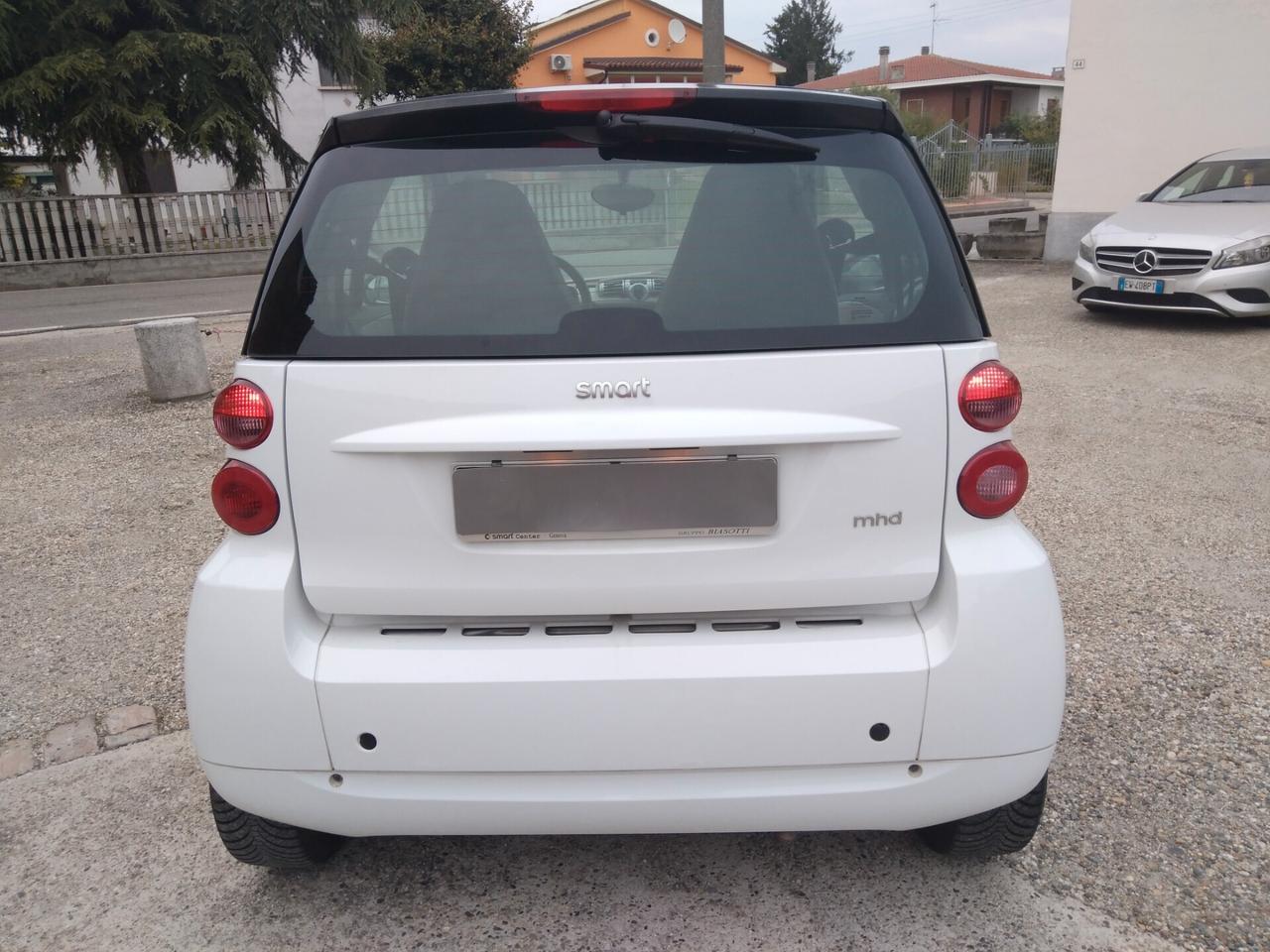 Smart ForTwo 1000 52 kW MHD coupé pure