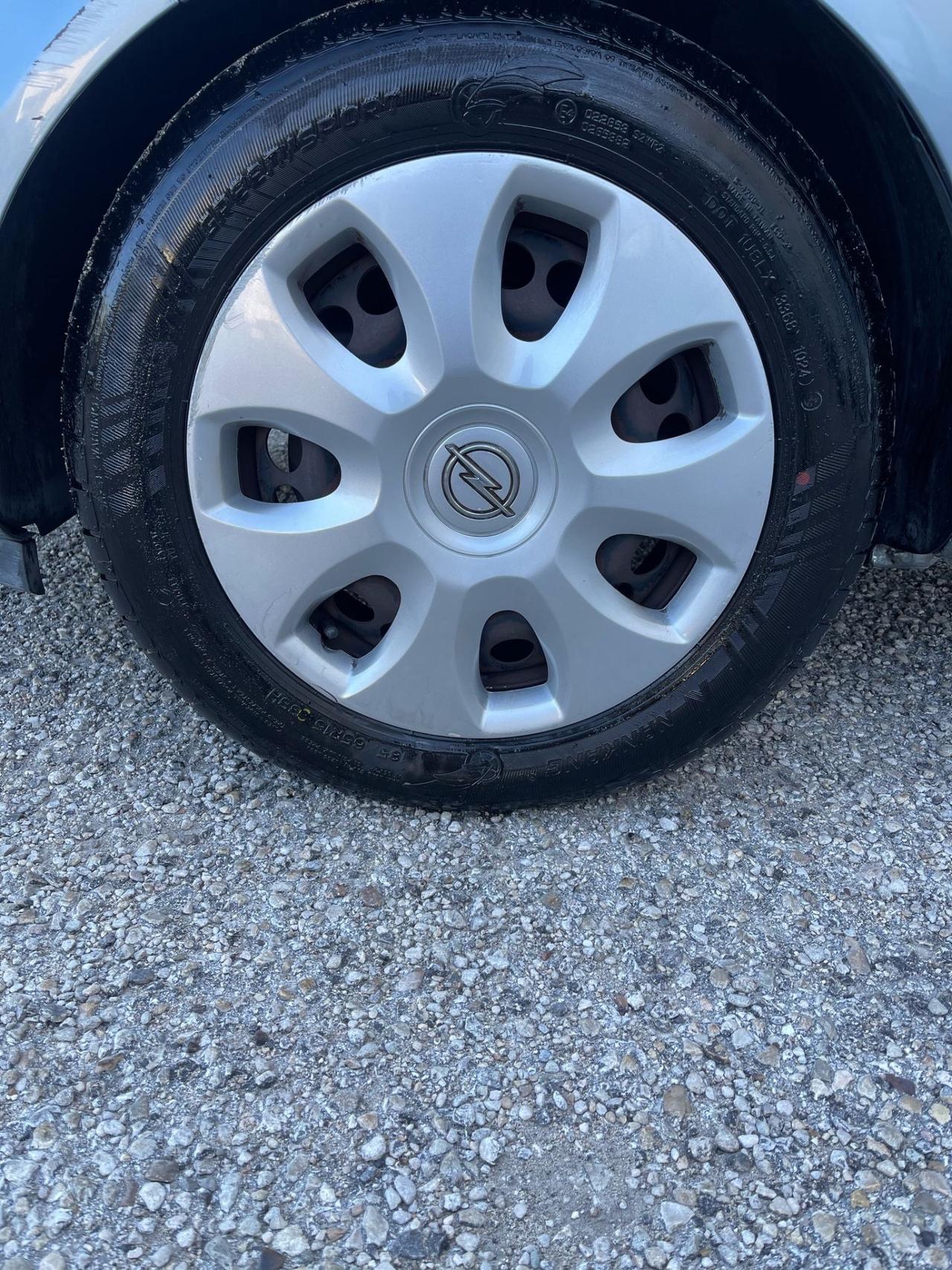 Opel Corsa 1.2 - GPL- NEOPATENTATI