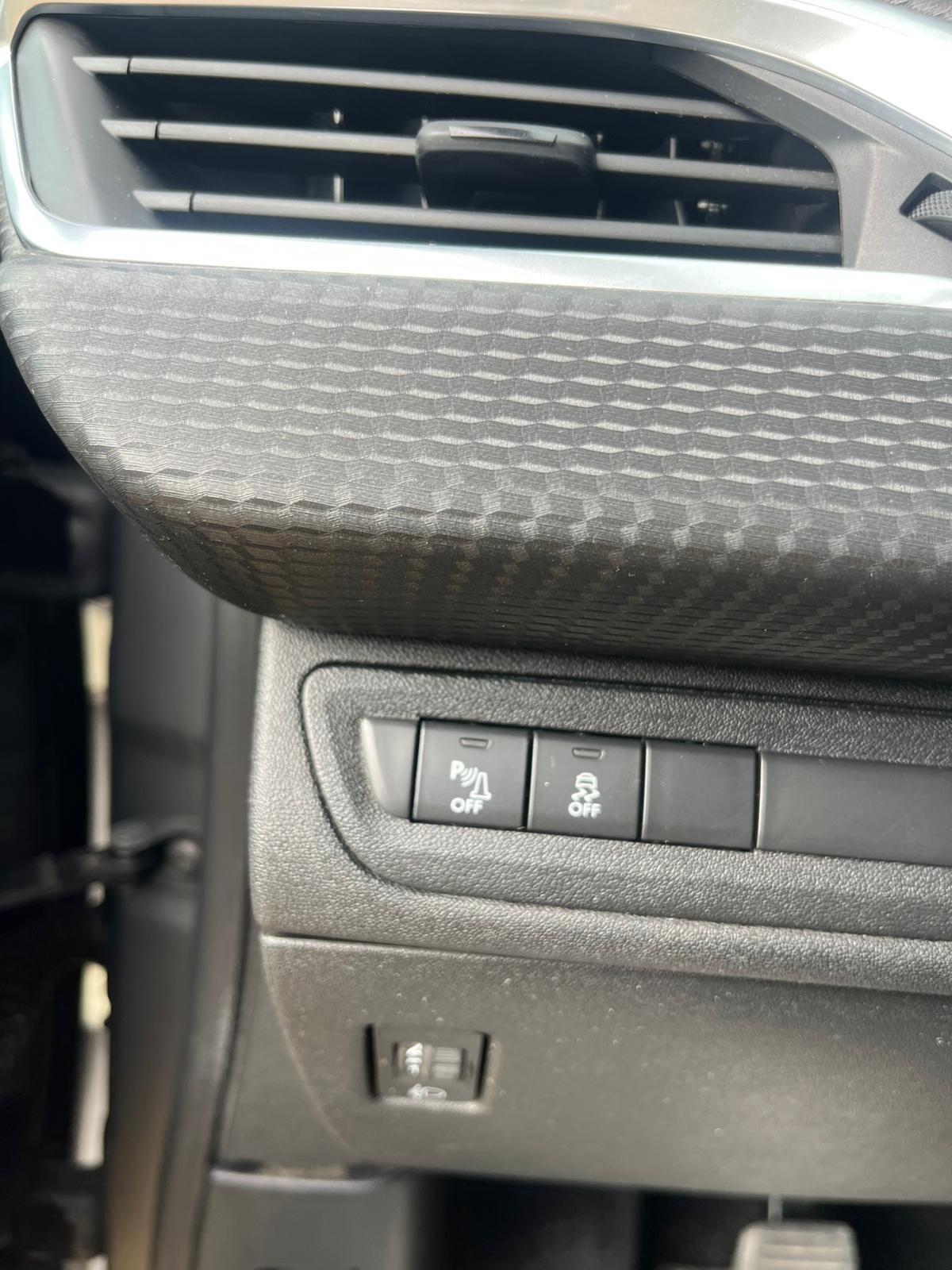 Peugeot 208 PureTech 82 5 porte Allure