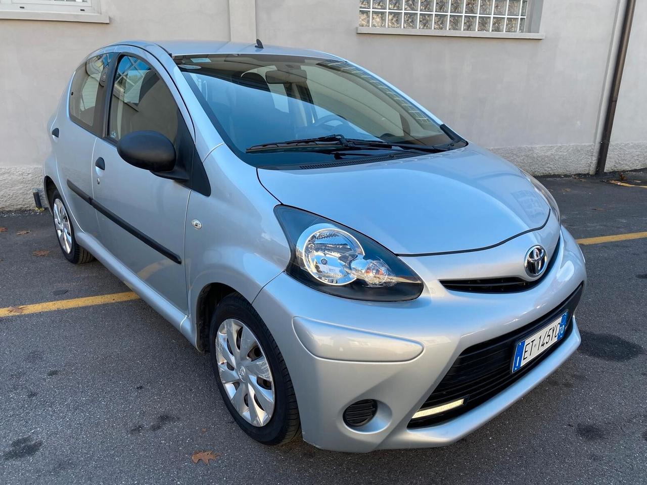 Toyota Aygo 1.0 12V VVT-i 5 porte Active Connect