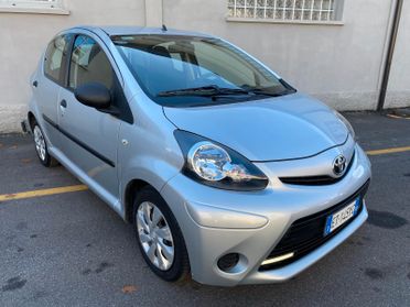 Toyota Aygo 1.0 12V VVT-i 5 porte Active Connect