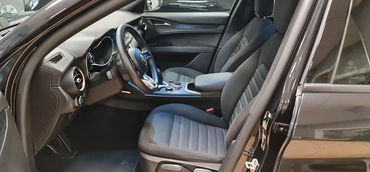 Alfa Romeo Stelvio 2.2 Turbodiesel 160 CV AT8 RWD Business