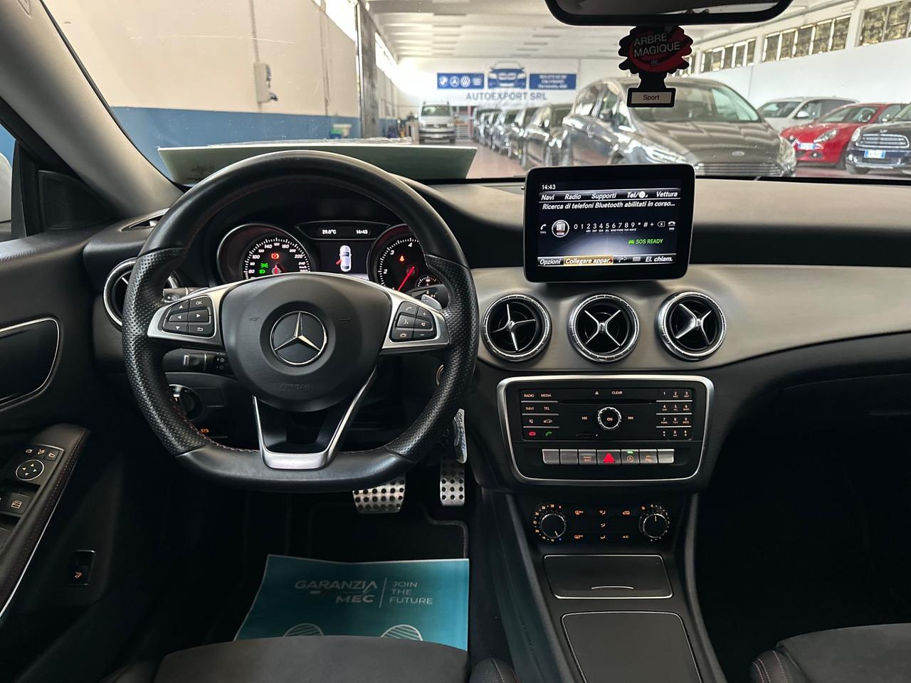 Mercedes-benz CLA 200 d Auto Premium/ 4 Matic