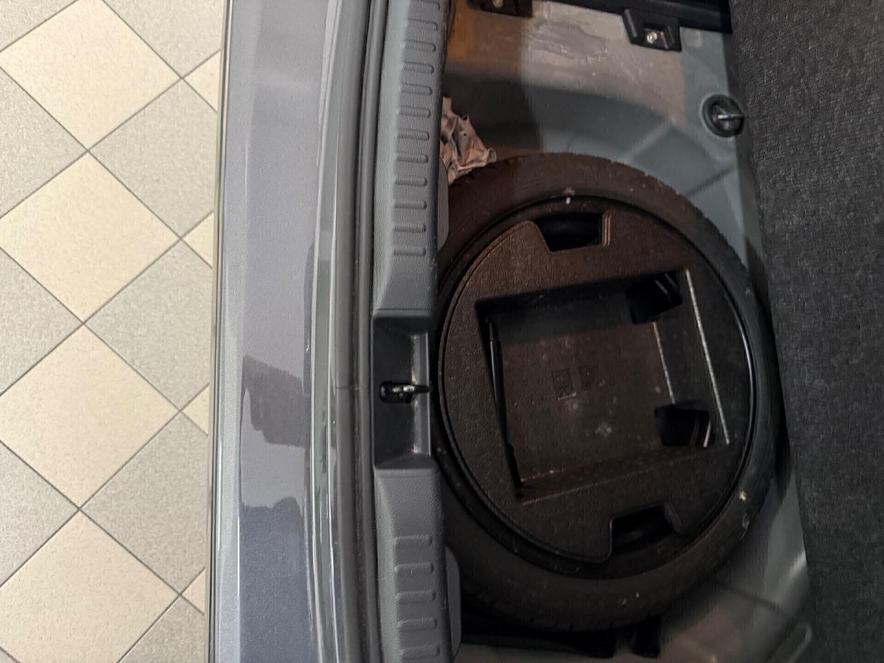 Toyota Yaris 1.5 Hybrid 5 porte Business .