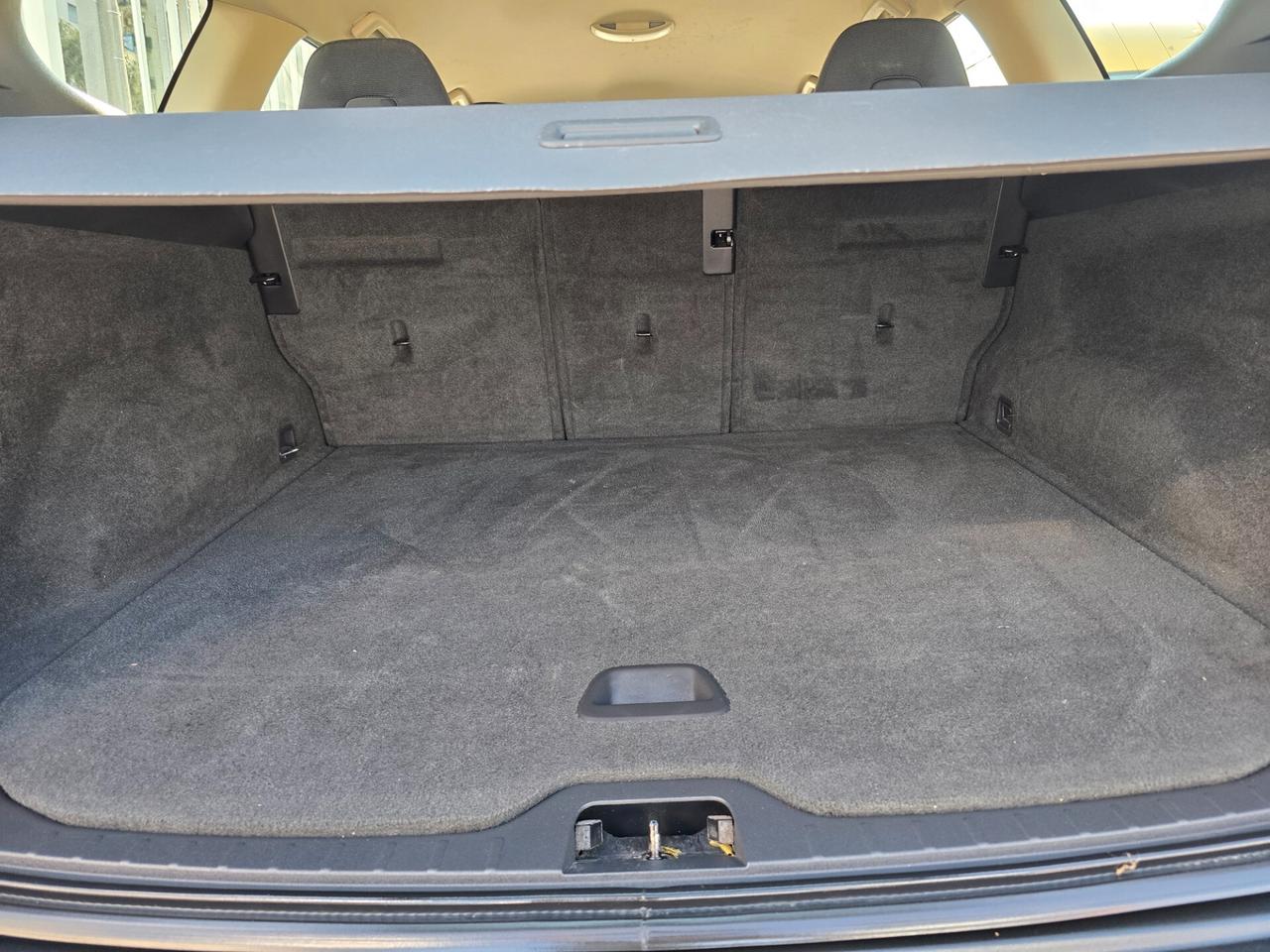 Volvo XC 60 XC60 D5 AWD Geartronic R-design