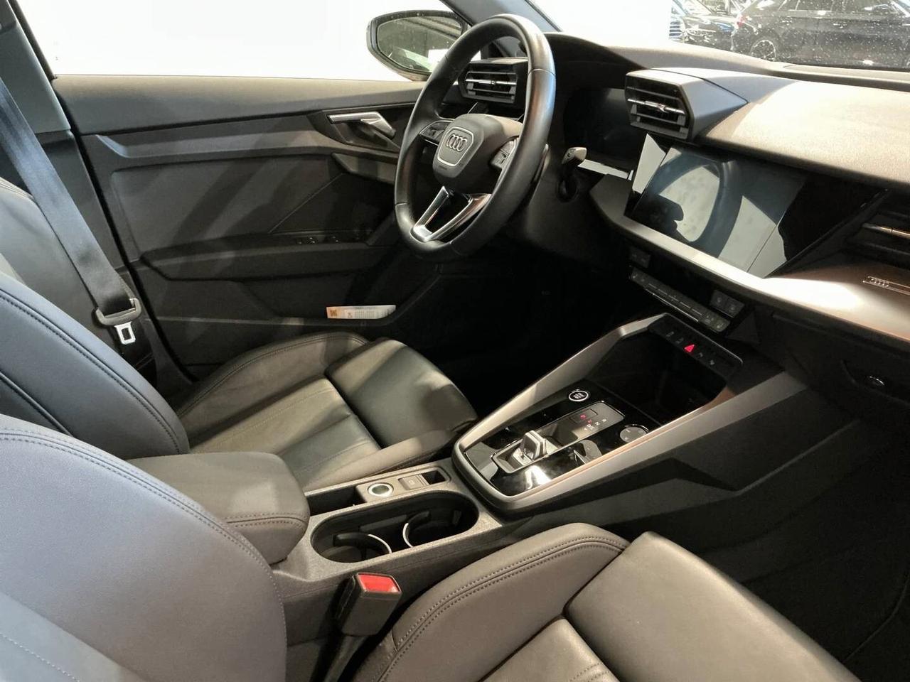 Audi A3 sportback 35 TDI S tronic / PELLE / CAMERA / NAVI