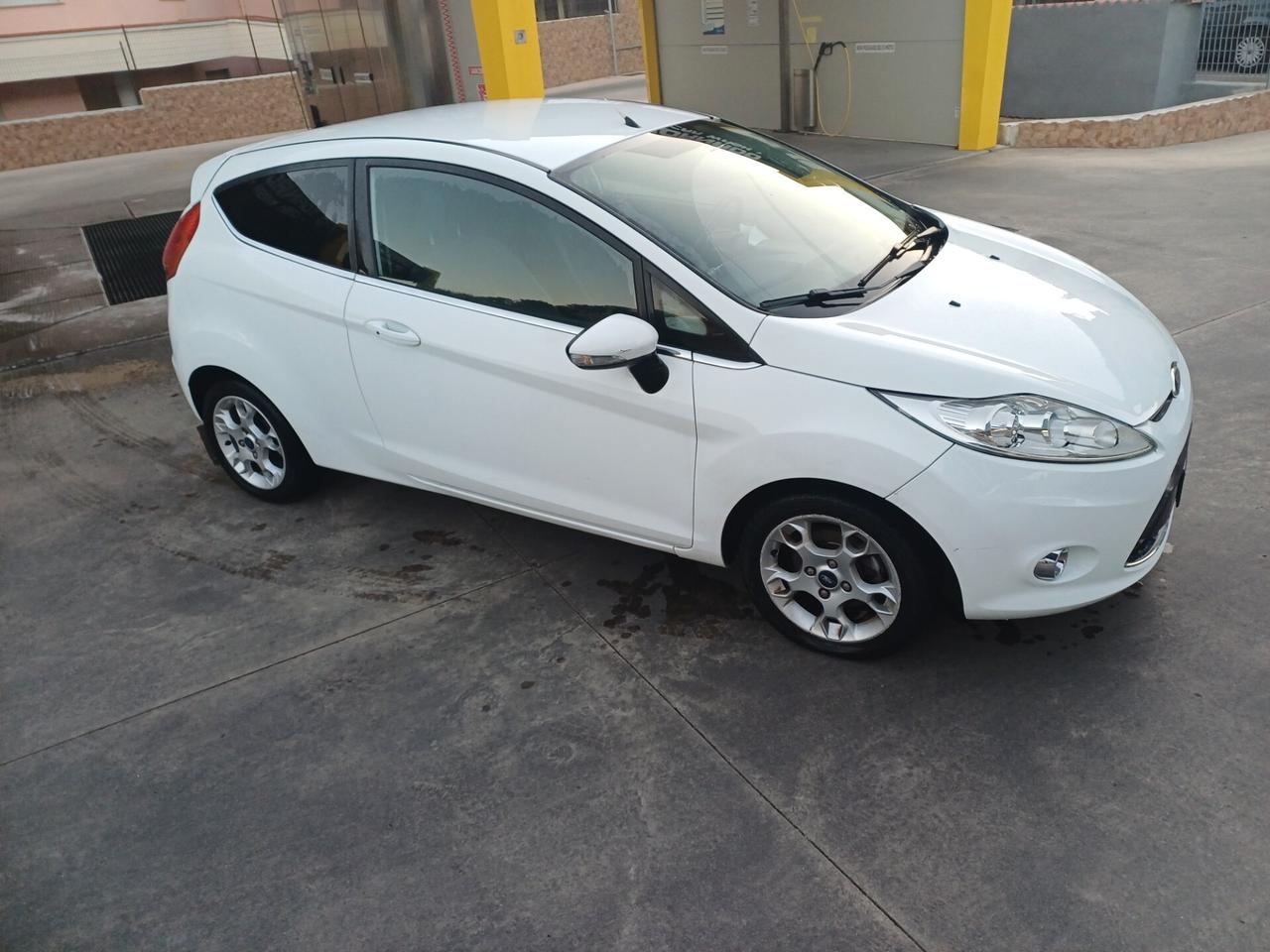 Ford Fiesta 1.4 TDCi 70CV 3 porte Titanium 2013