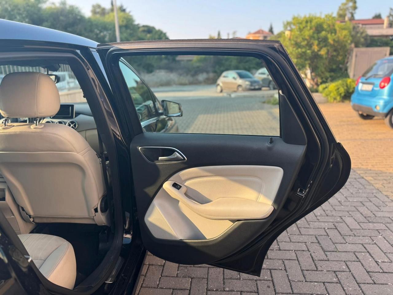 Mercedes-benz B 180 CDI EXECUTIVE