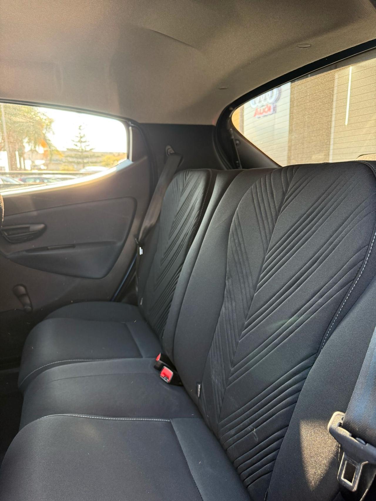 Lancia Ypsilon 1.0 FireFly 5 porte S&S Hybrid Gold