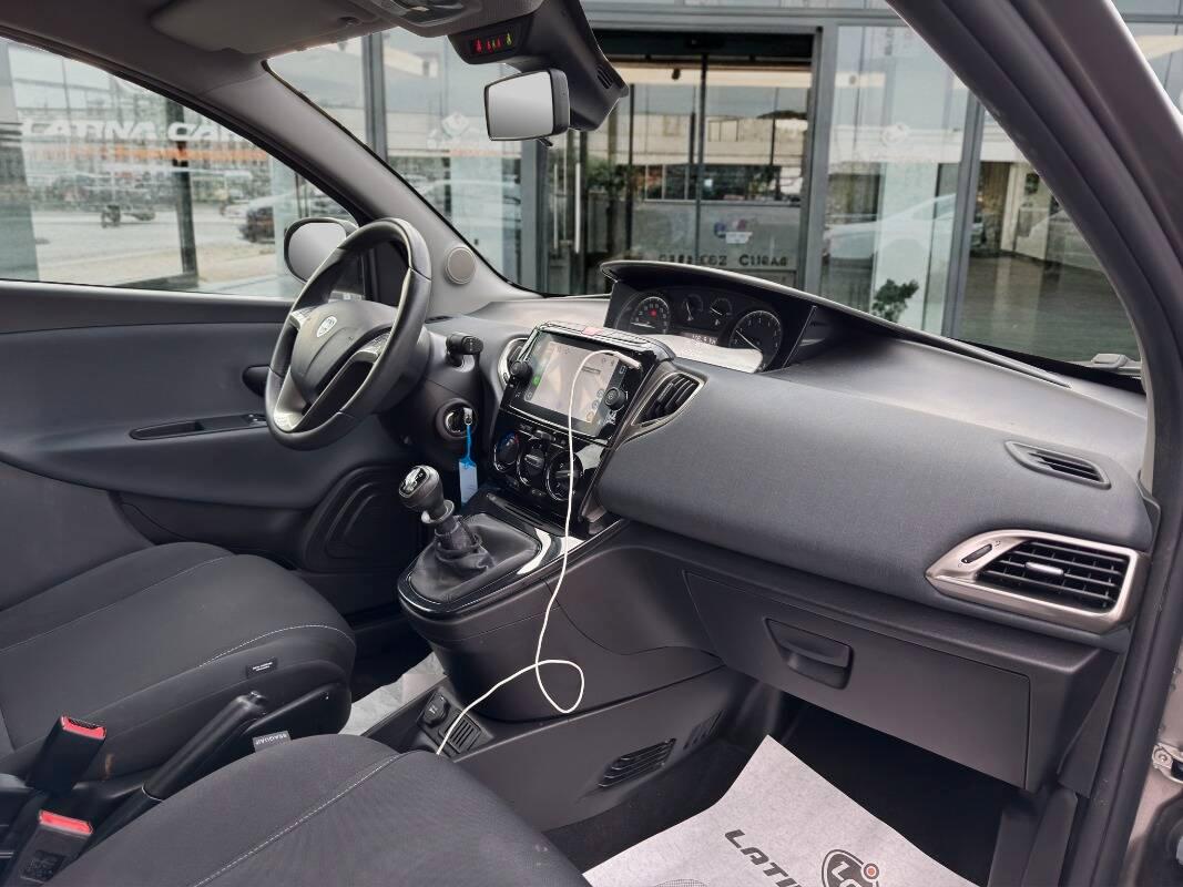 Lancia Ypsilon III 1.0 firefly hybrid Gold s&s 70cv 5p. Con CARPLAY