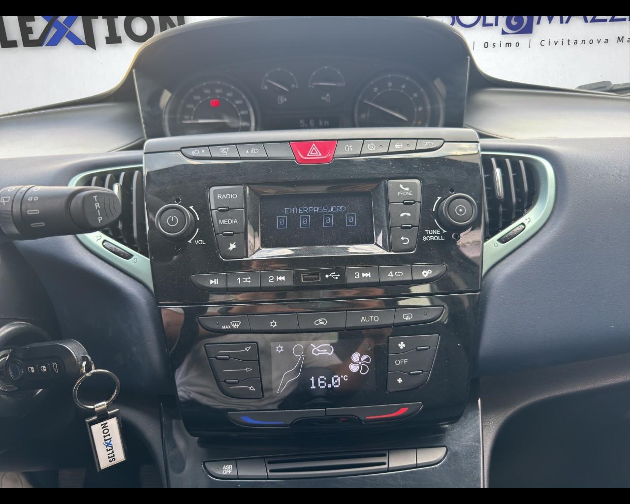 LANCIA Ypsilon 3ª serie - Ypsilon 1.0 FireFly 5 porte S&S Hybrid Oro