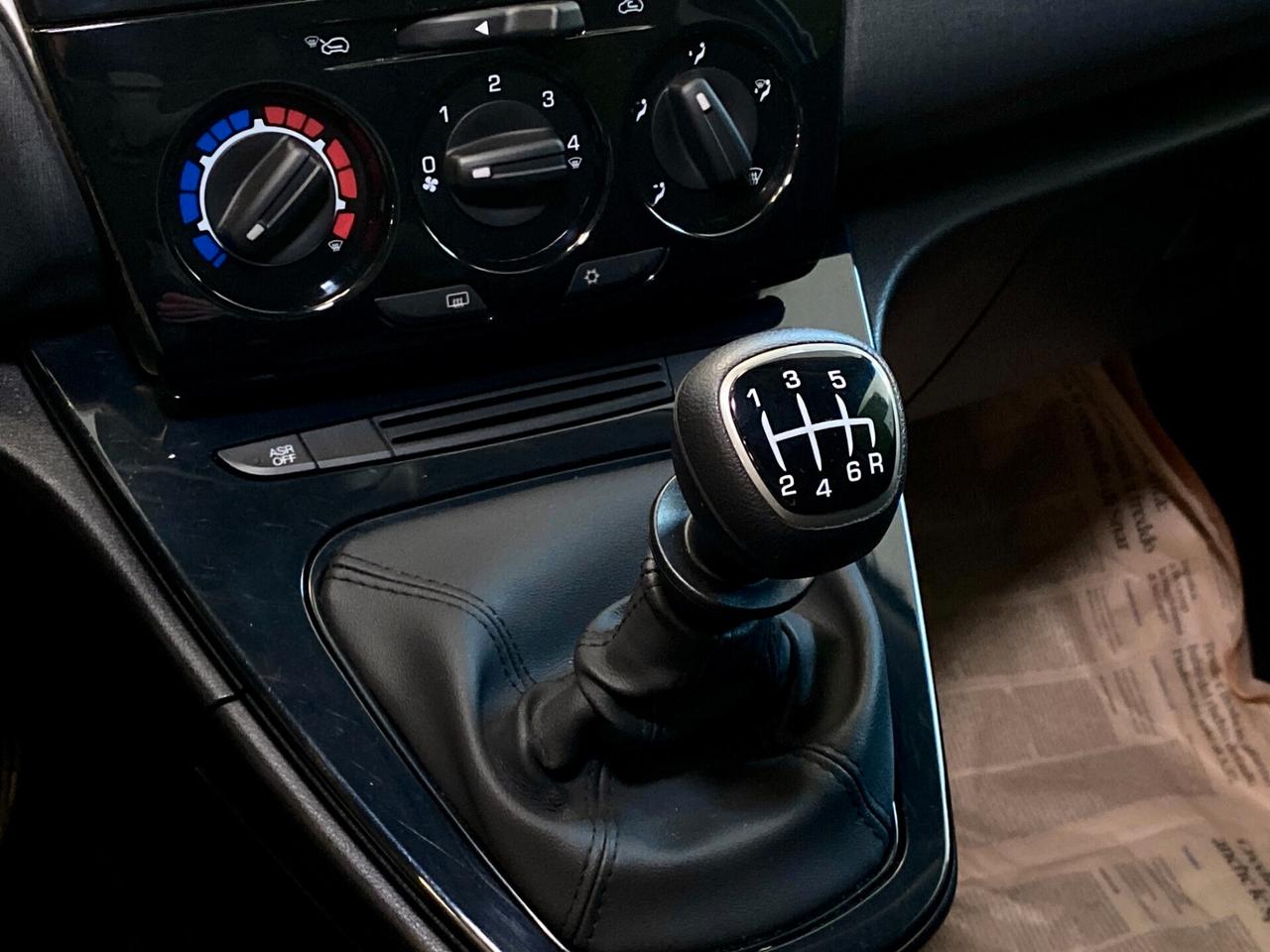 Lancia Ypsilon 1.0 Hybrid 70CV 5P. S&S Gold