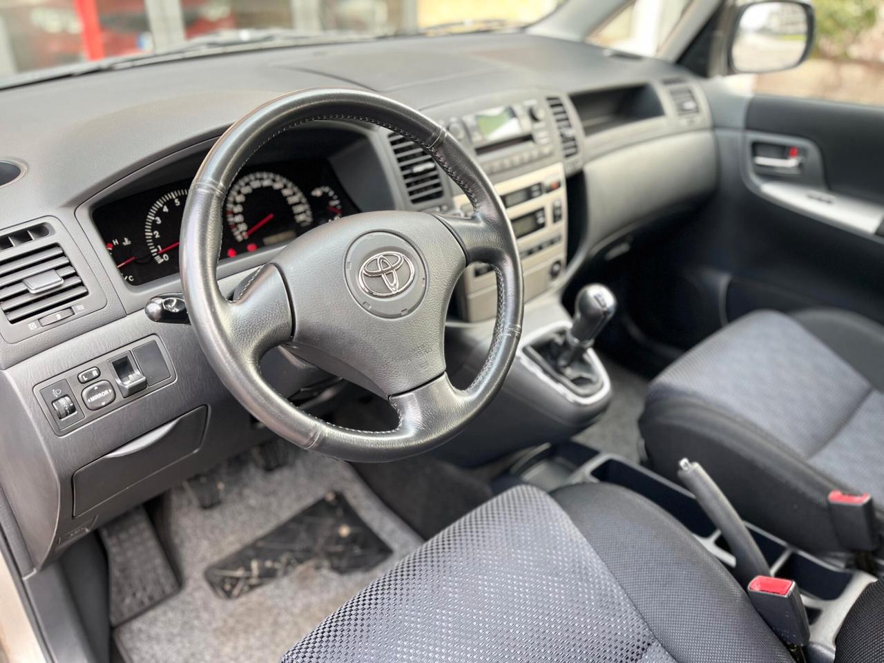 Toyota Corolla Verso 1.8