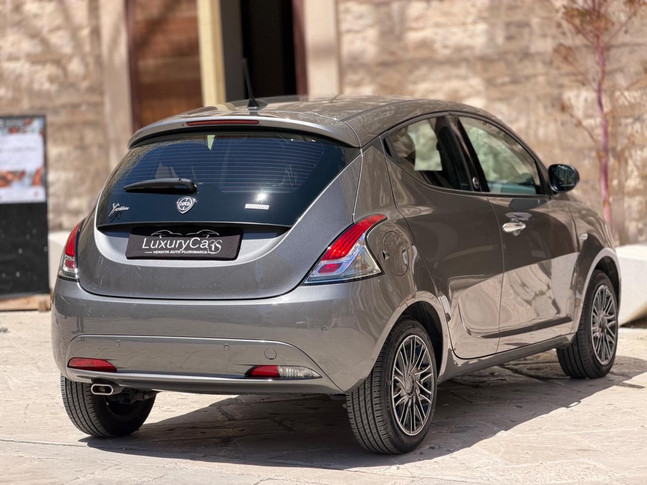 Lancia Ypsilon 1.0 FireFly 5 porte S&S Hybrid Ecochic Gold