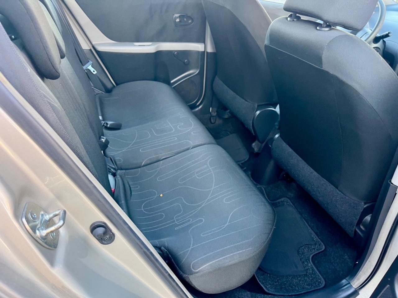 Toyota Yaris 1.0benz 2010 128.000km perfetta per neopatentati