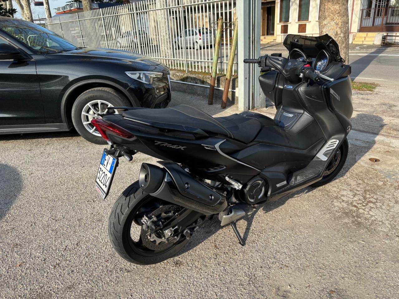 YAMAHA T-MAX 560