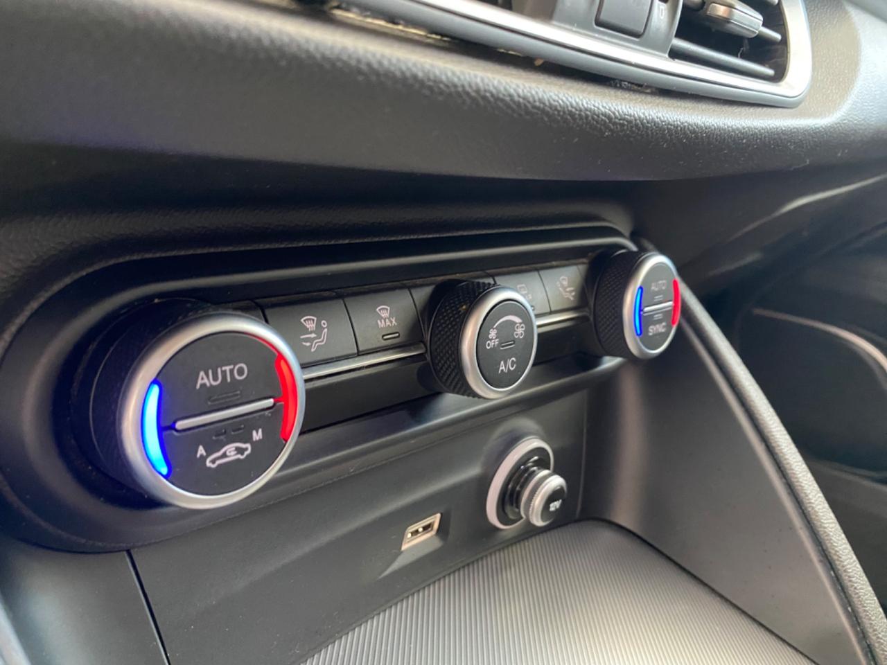 Alfa Romeo Stelvio 2.2TurboD Q4 SPRINT R20/BLACK2021