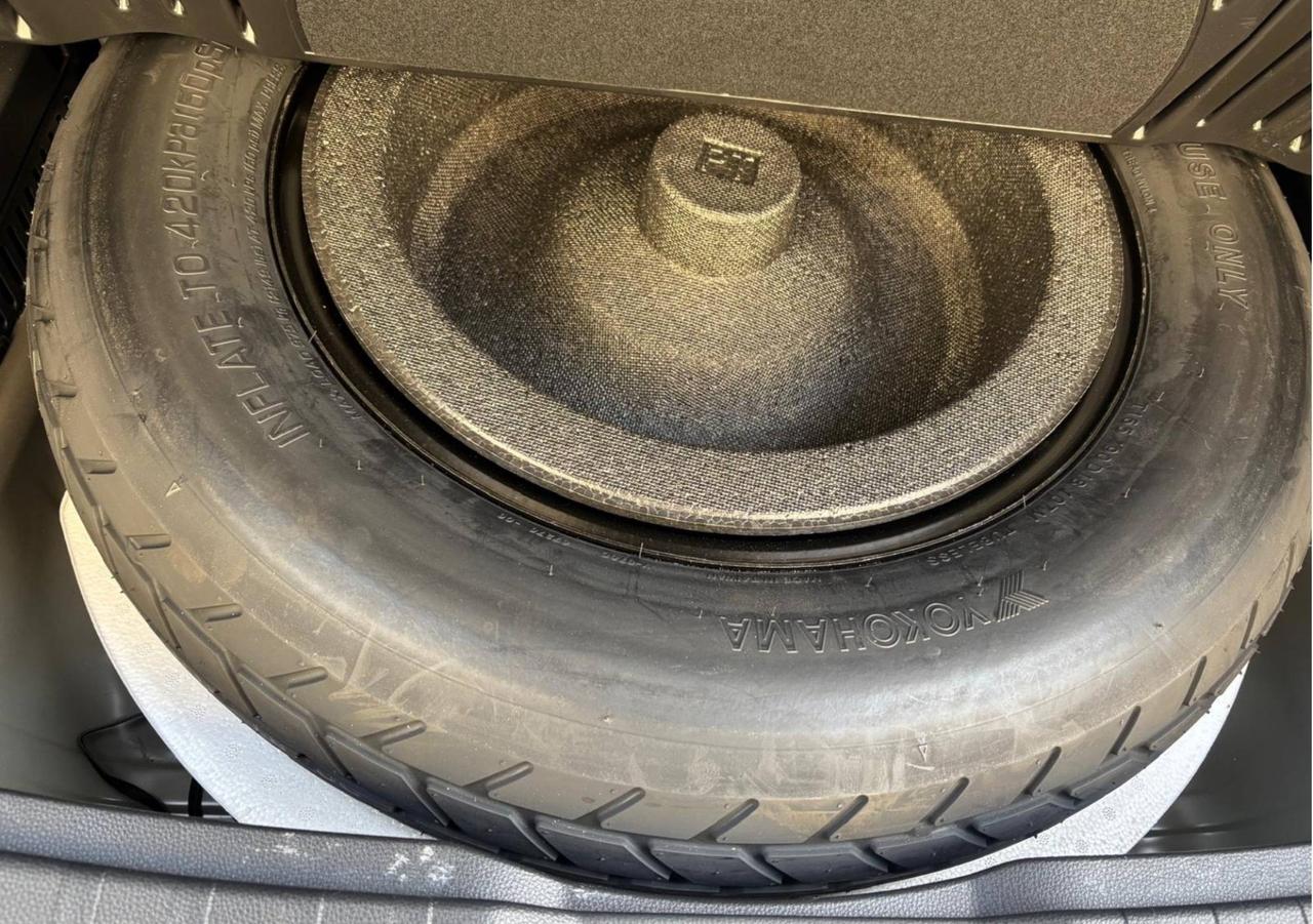 Suzuki Across 2.5 Plug-in Hybrid E-CVT 4WD Top