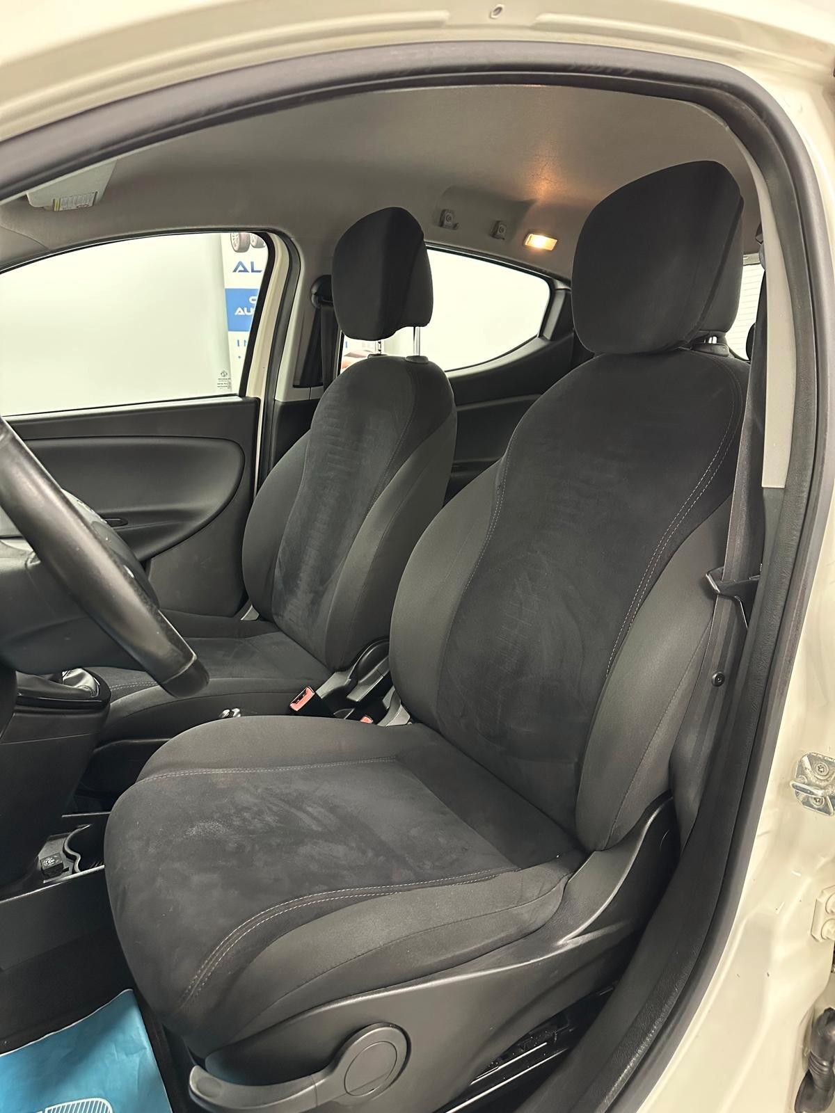 Lancia Ypsilon 1.2 69 CV 5 porte GPL Ecochic Gold - NeoPatentati