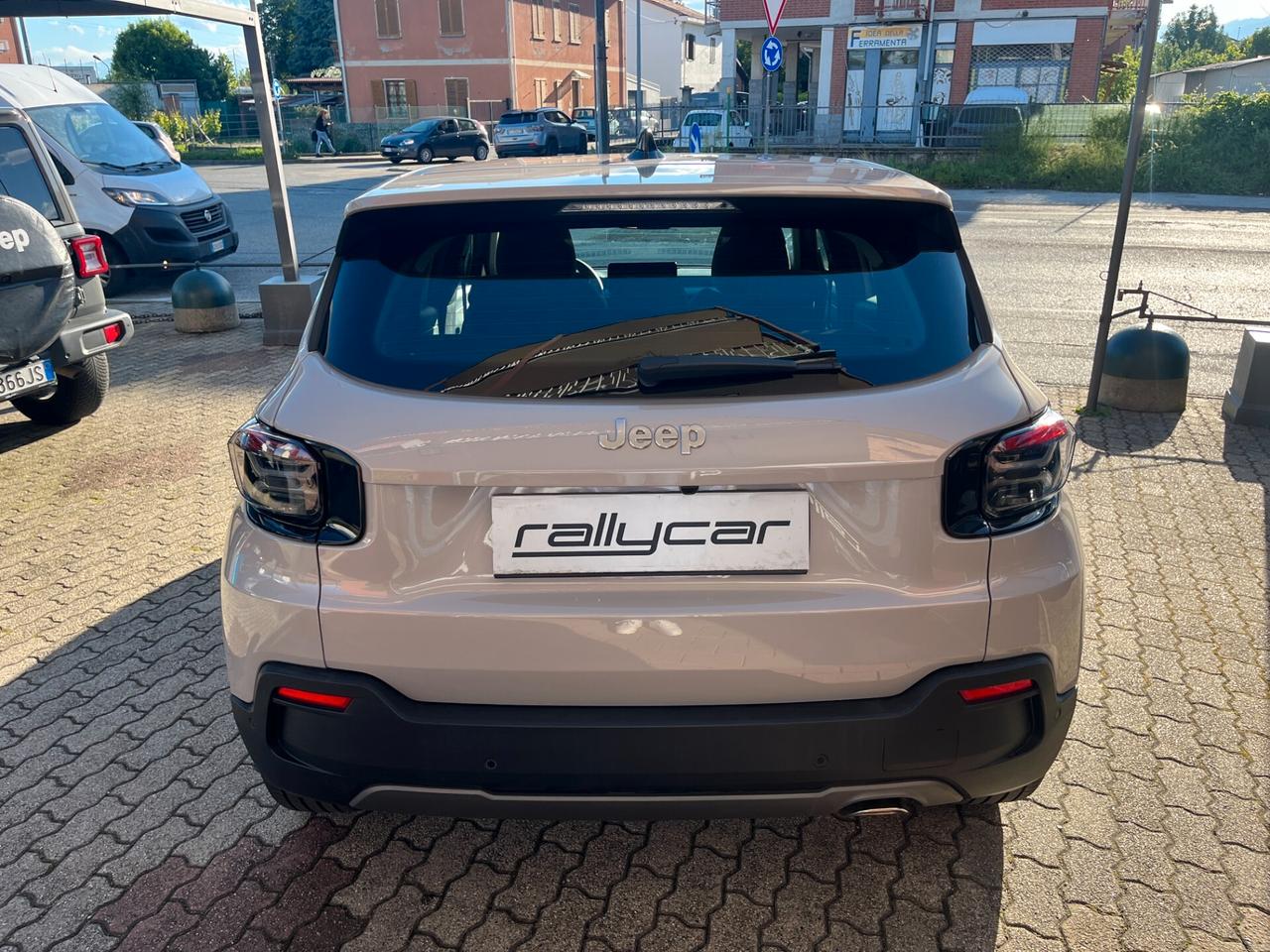 Jeep Avenger 1.2 100 CV Longitude - 9.900km