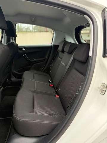 Peugeot 208 208 I 2015 5p 1.6 bluehdi GT Line 100cv