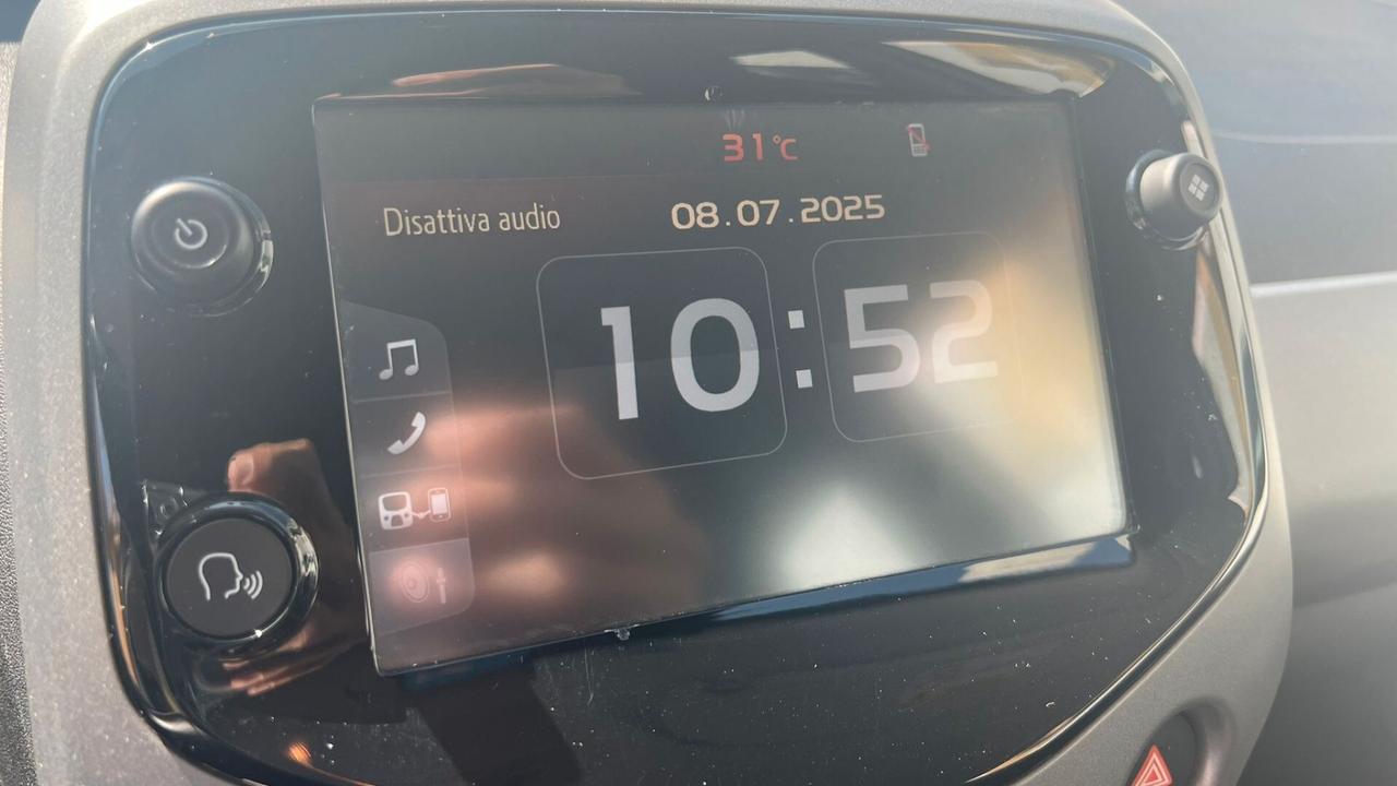 Toyota Aygo Connect 1.0 VVT-i 72 CV 5 porte x-clusiv