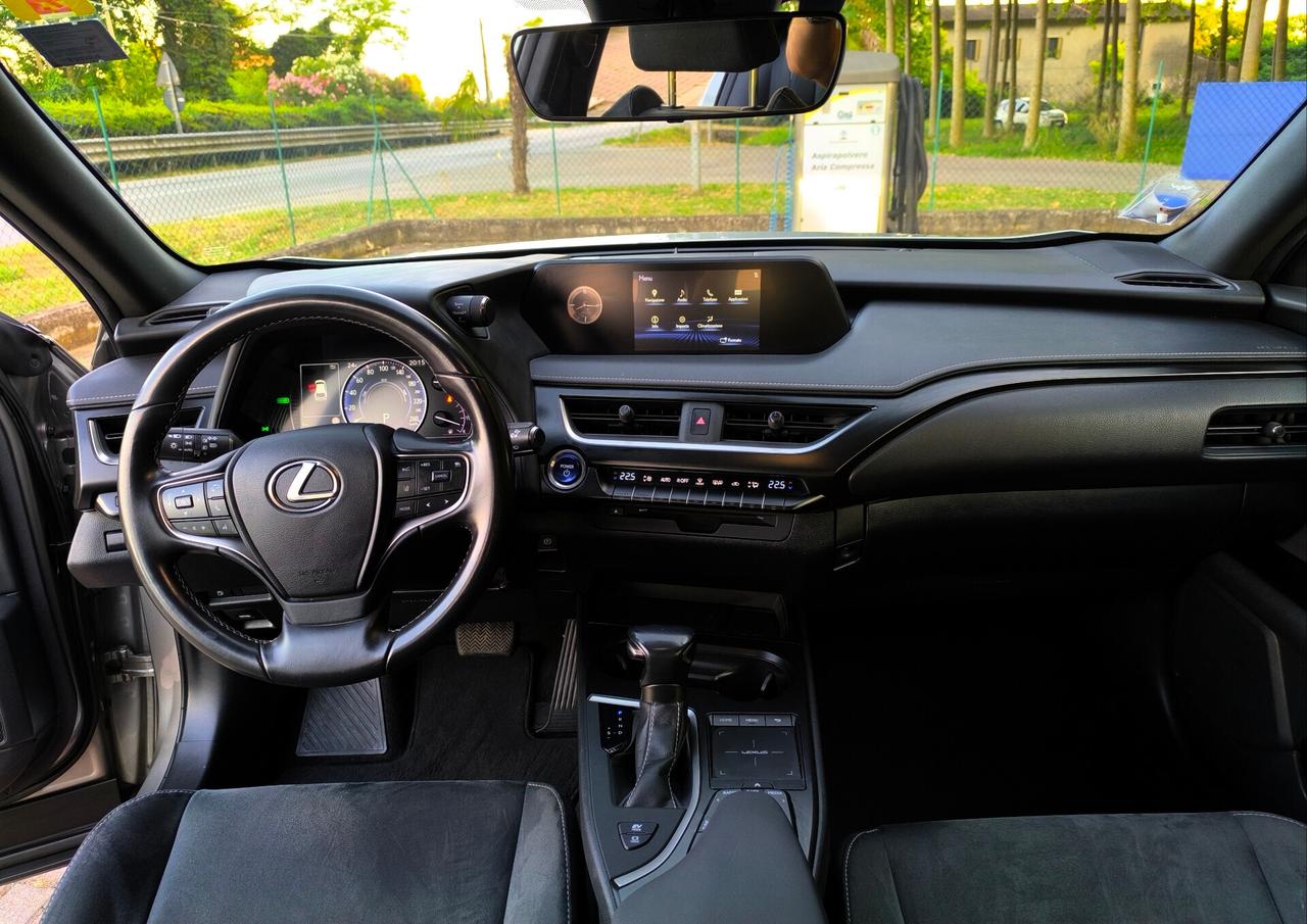 Lexus UX Hybrid Business