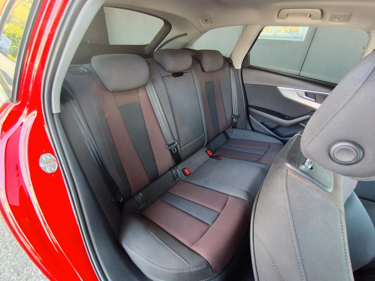 Audi A4 2.0 TDI 150 CV ultra Business Sport