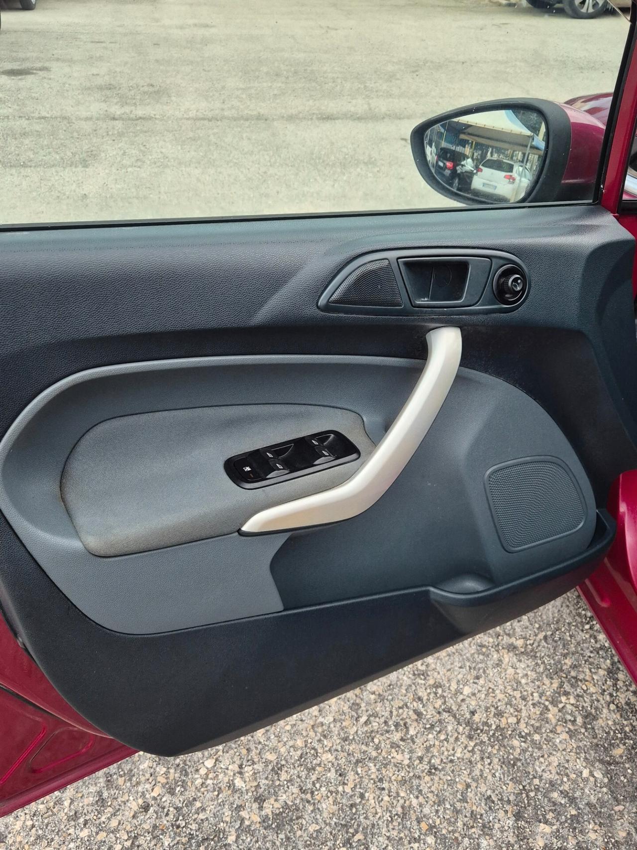 Ford Fiesta 1.6 TDCi 95 CV 5p. Titanium