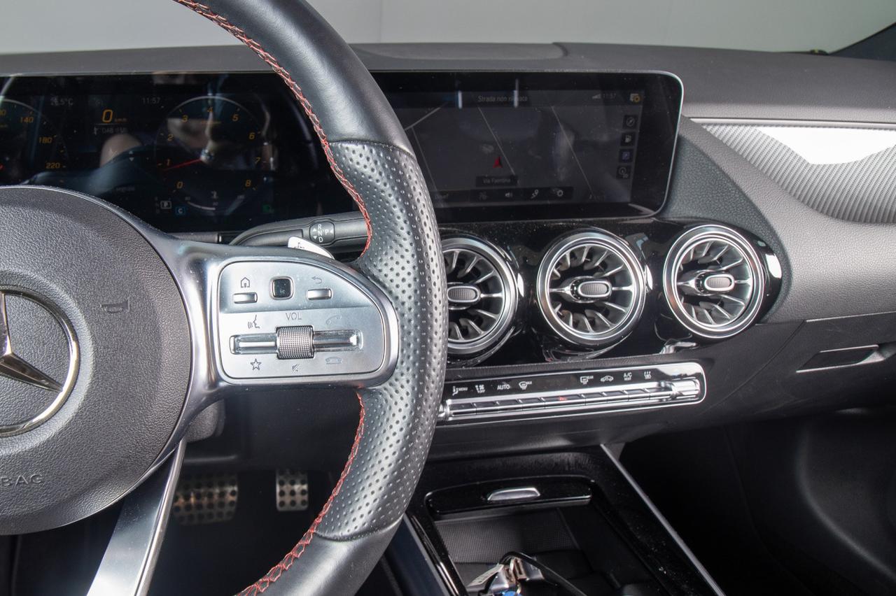 Mercedes-Benz GLA 180 Premium Amg Auto 136 Cv