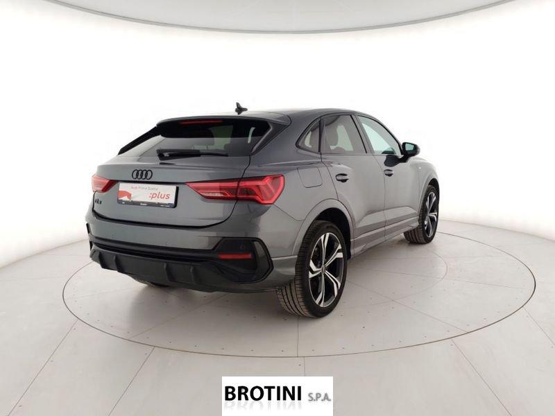 Audi Q3 Sportback 45 TFSI e S tronic Identity Black
