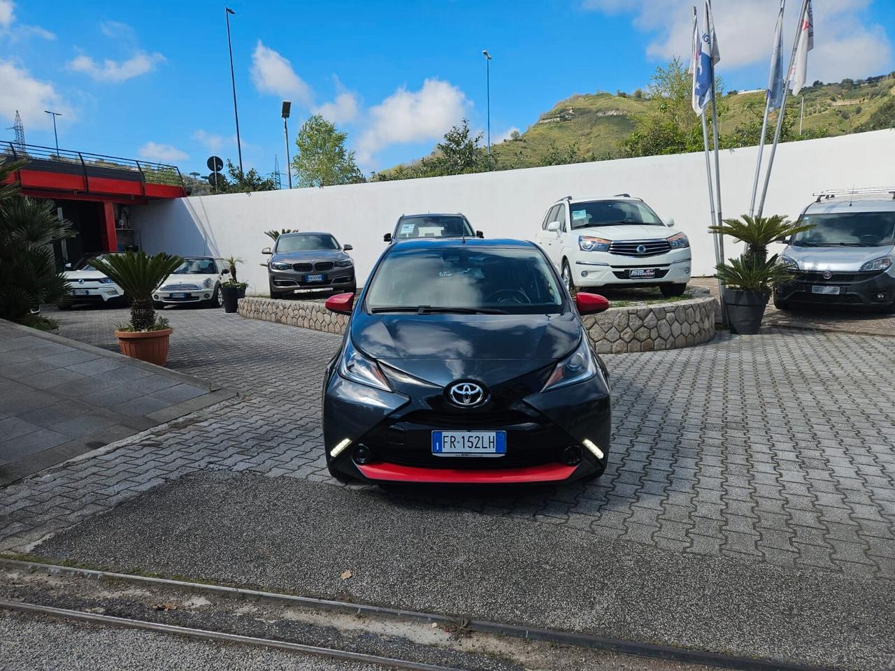 Toyota Aygo 1.0 VVT-i 69 CV 5 porte x-play TSS