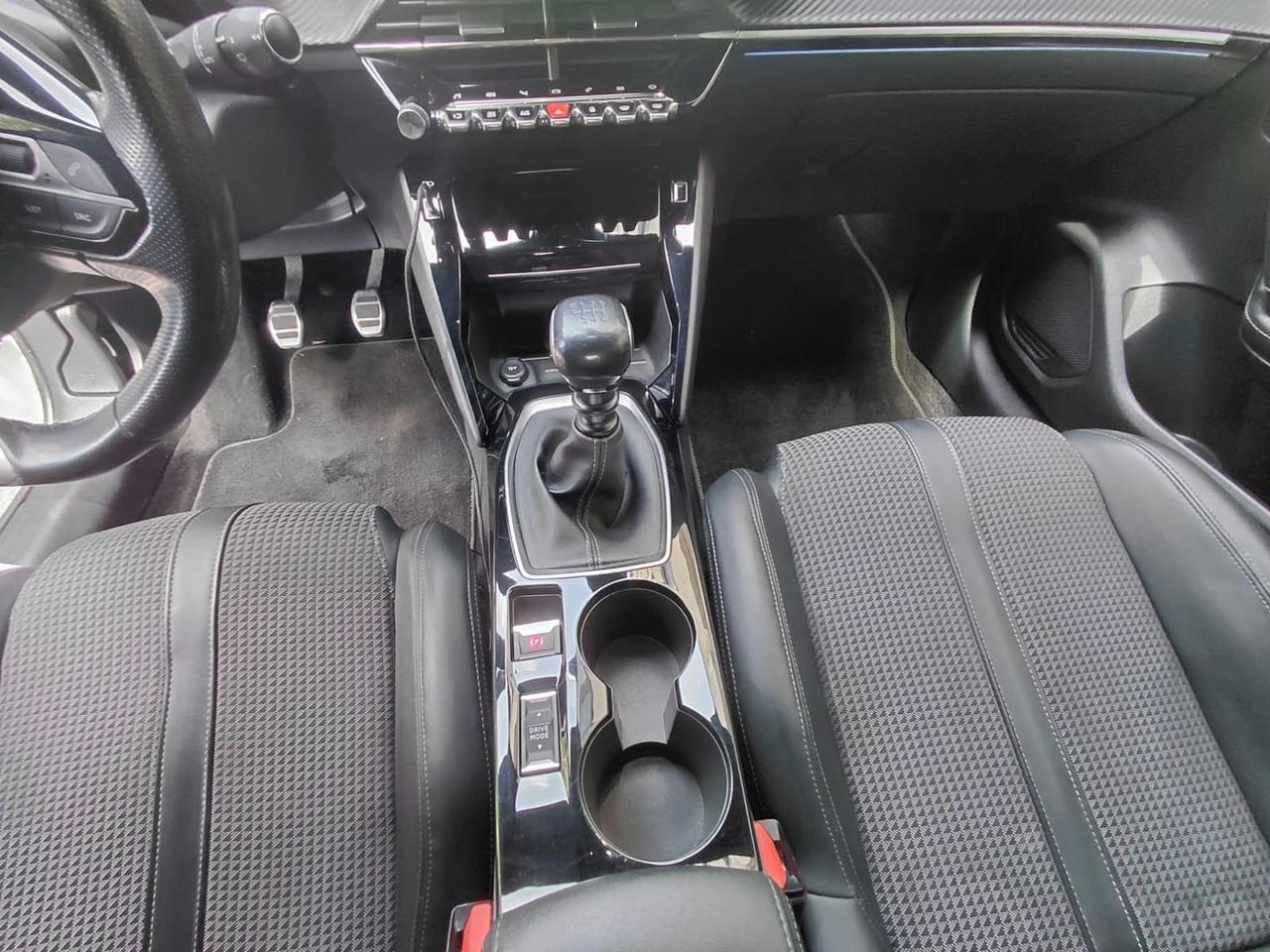 Peugeot 208 GT Line 1.5 Blue HDI 100 #11011