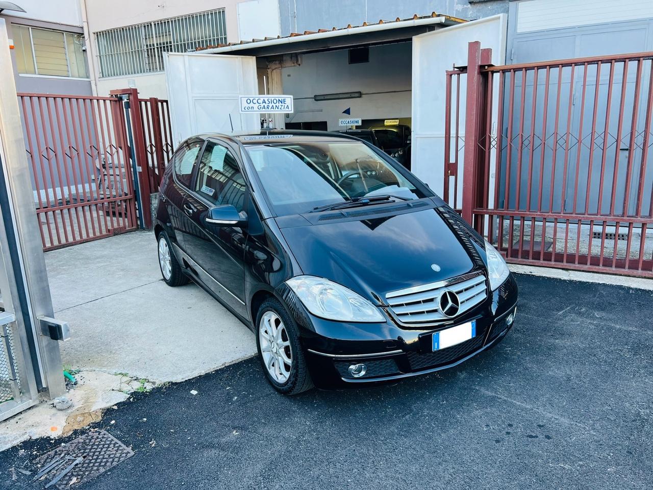 Mercedes-benz CON 12 MESI DI GARANZIA INCLUSA NEL PREZZO