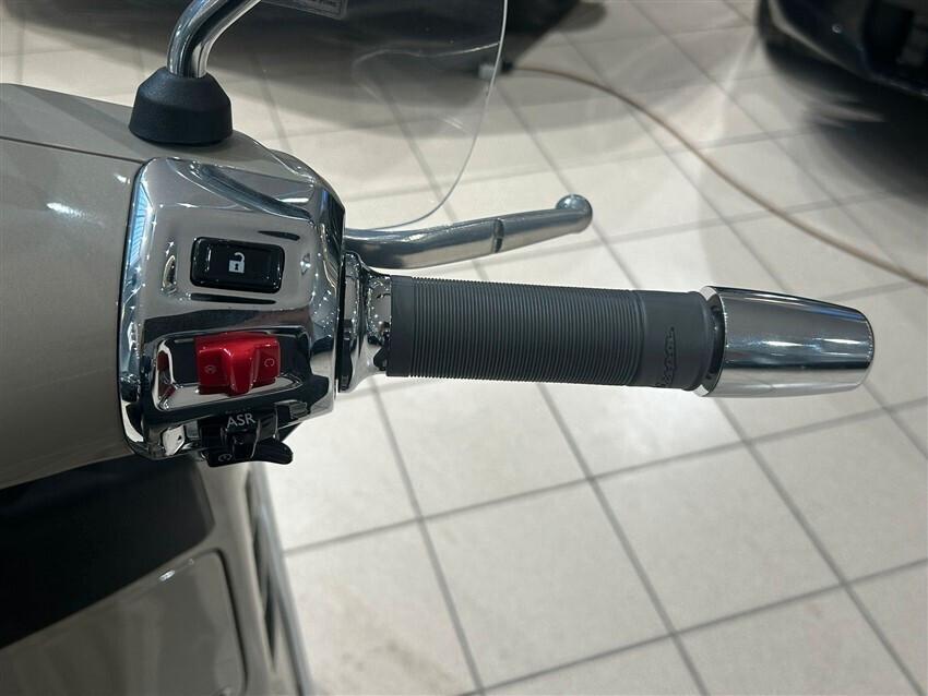 Vespa GTS 300 hpe 310