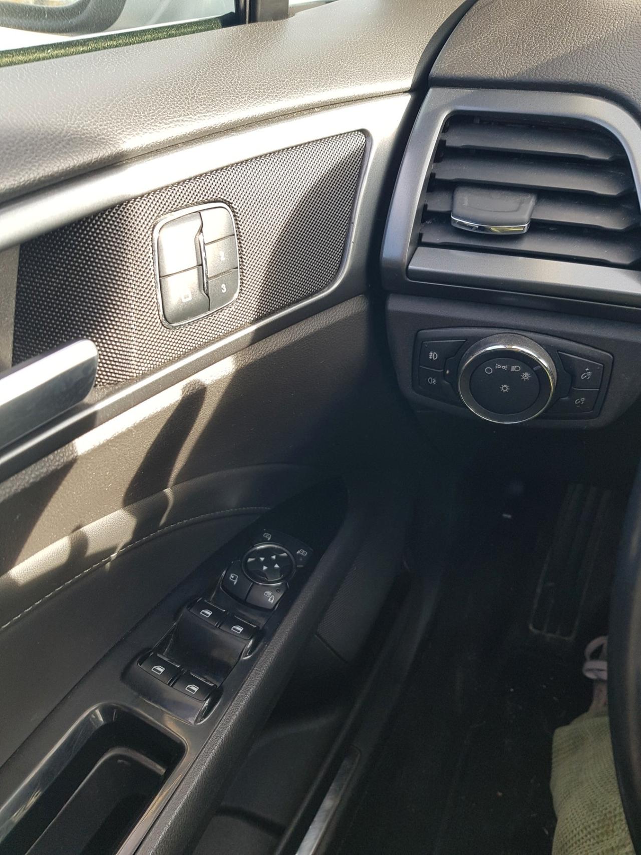 Ford Mondeo 2.0 TDCi 150 CV S&S Powershift Station Wagon Titanium
