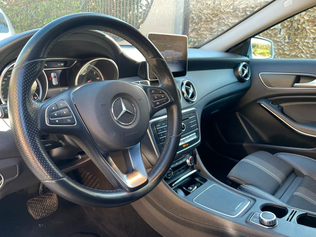 Mercedes-benz GLA 200 d Automatic Premium