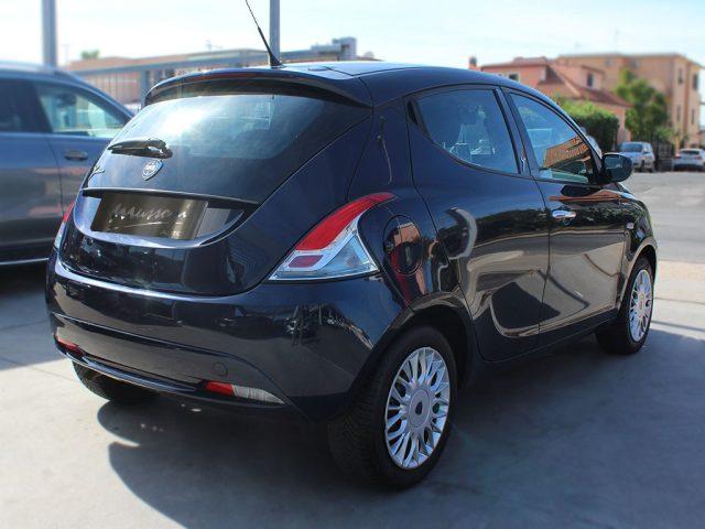 LANCIA Ypsilon 1.2 69 CV 5 porte Silver