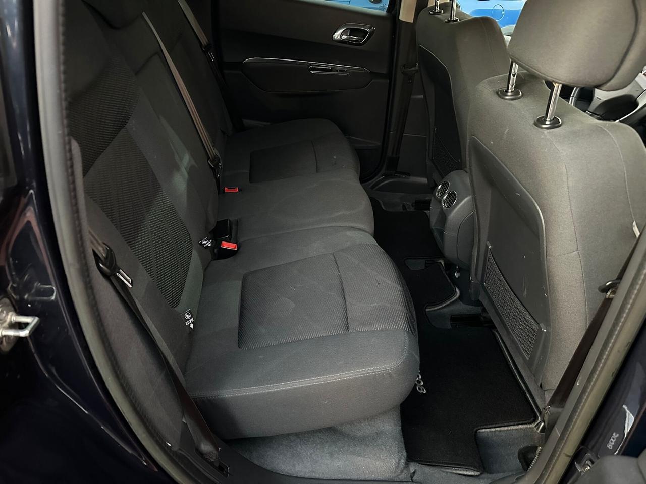 Peugeot 3008 1.6 HDi 115CV Allure