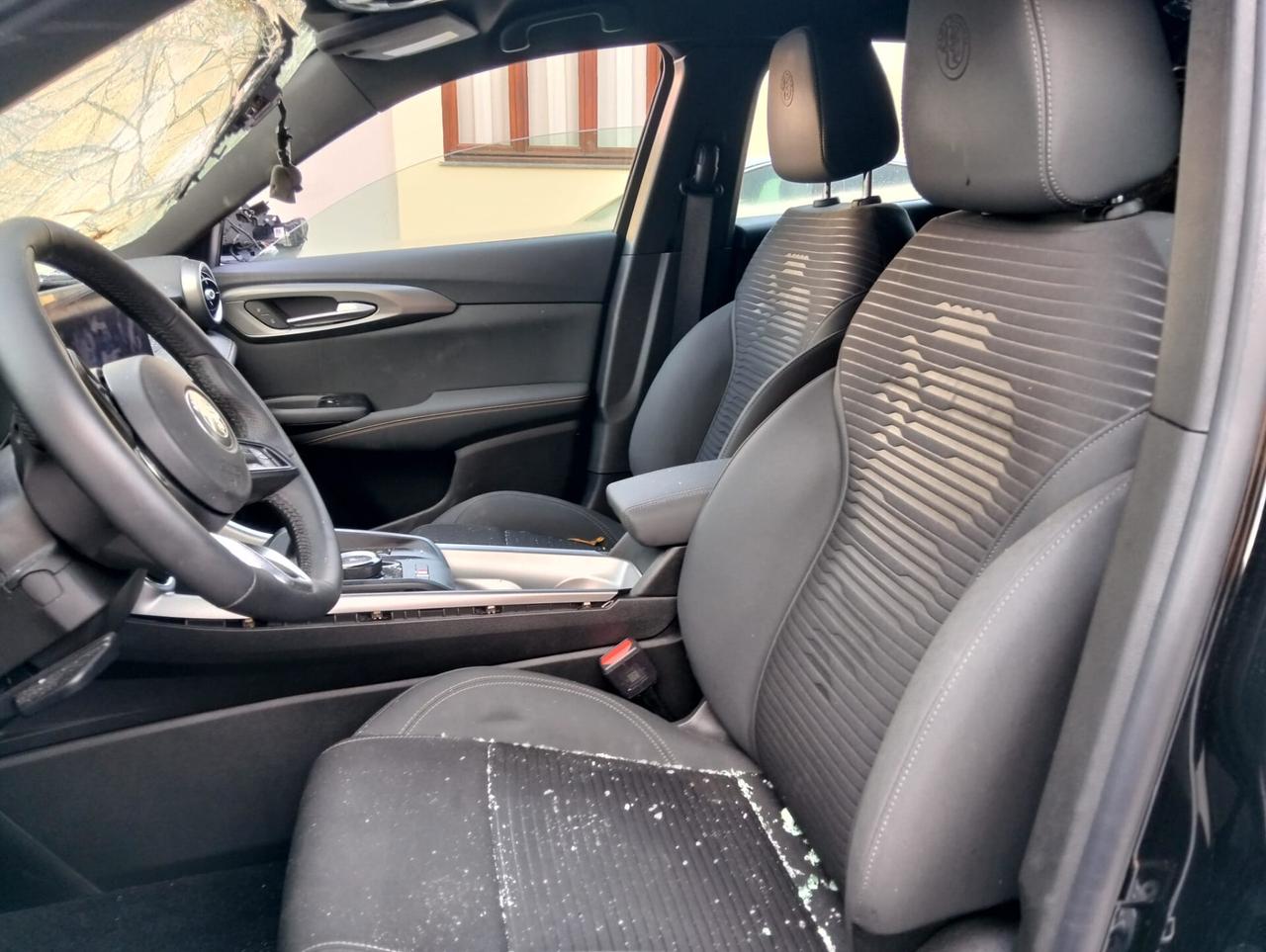 Alfa Romeo Tonale 1.5 160cv MHEV 2025 SINISTRATA