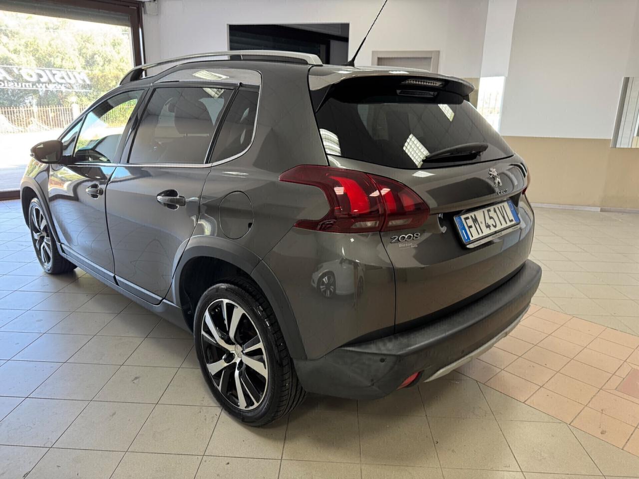 Peugeot 2008 1.6 HDI 100 CV Allure