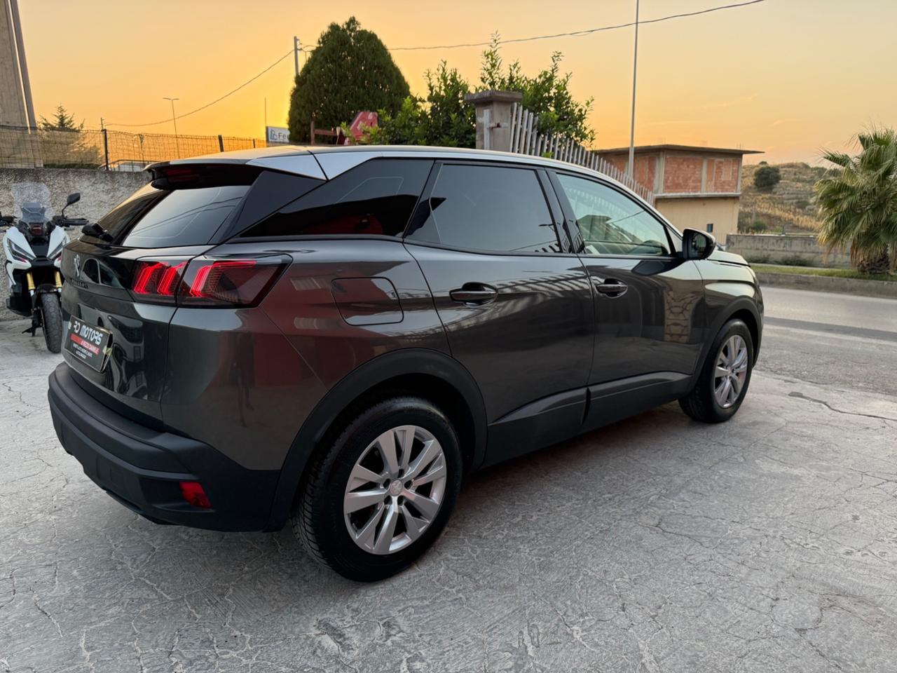 Peugeot 3008 BlueHDi 130 S&S EAT8 Allure