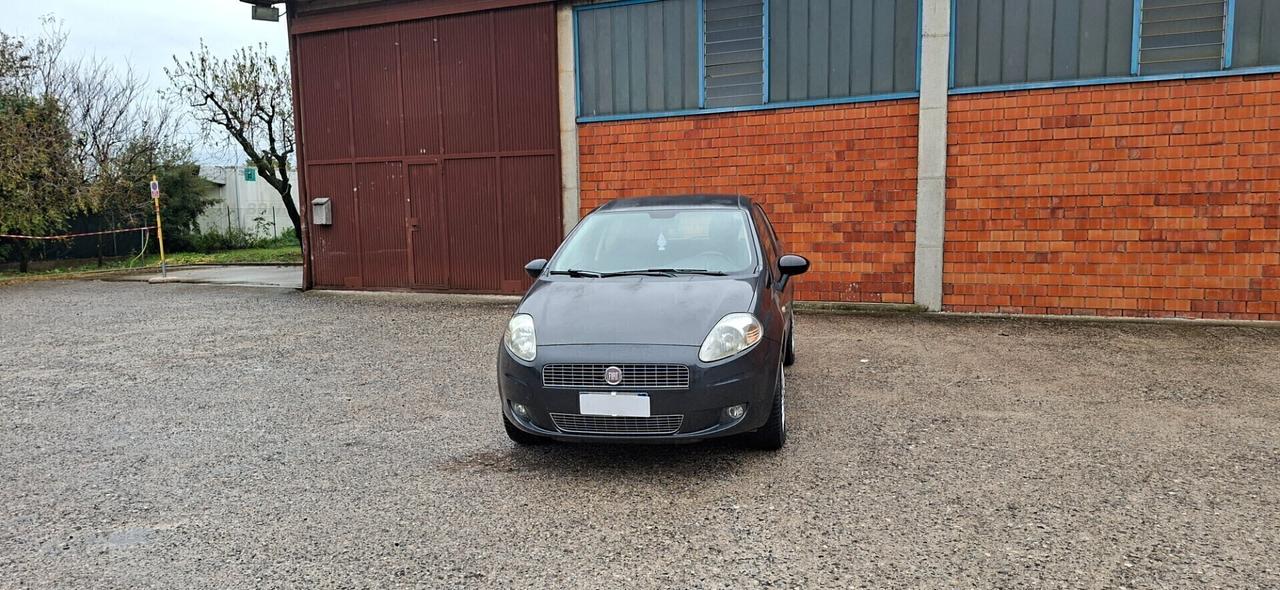 FIAT GRANDE PUNTO 1.4 5P IDEALE X NEOPATENTATI