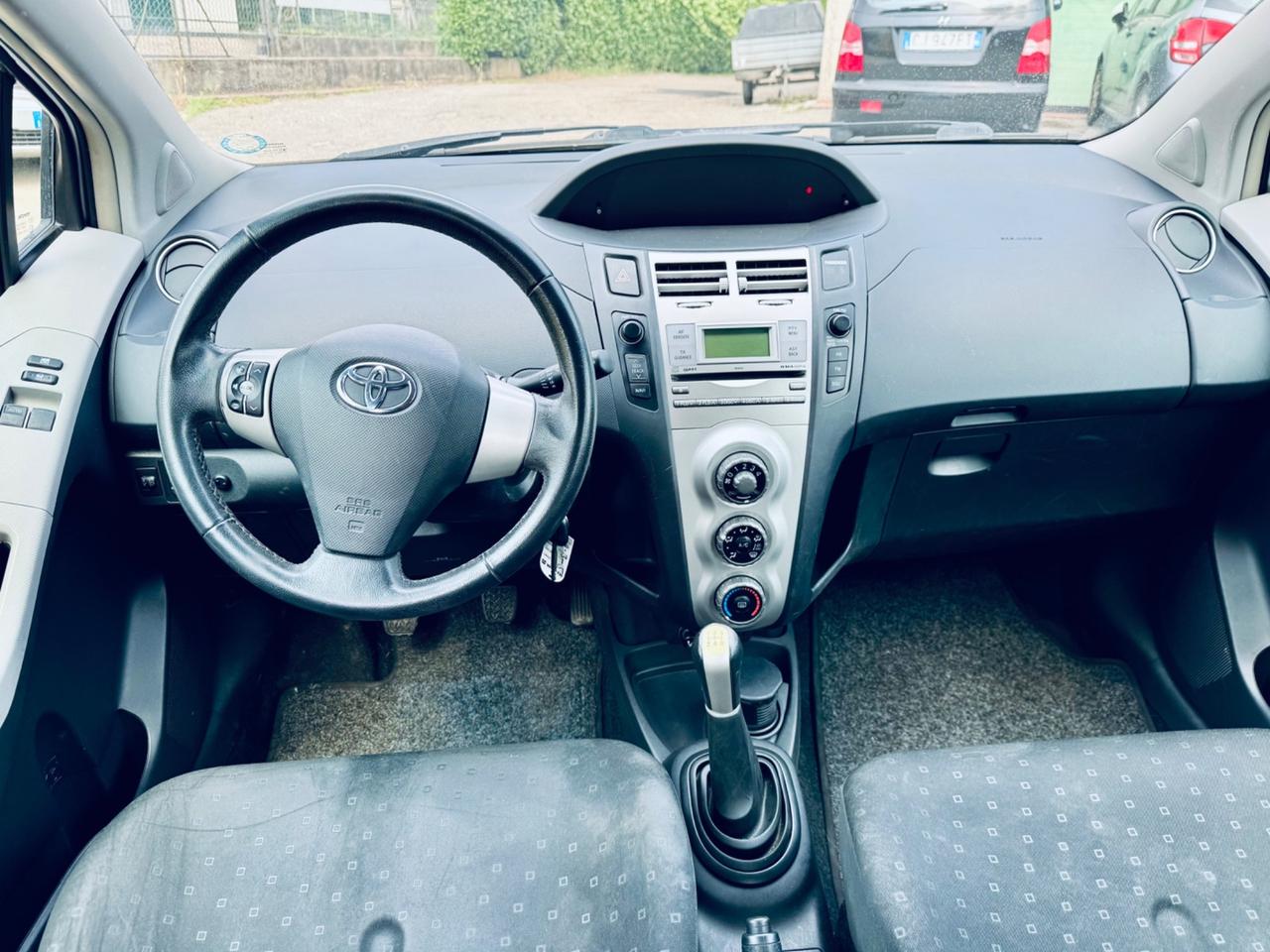 Toyota Yaris 1.0 5 porte Now Ok Neopatentati