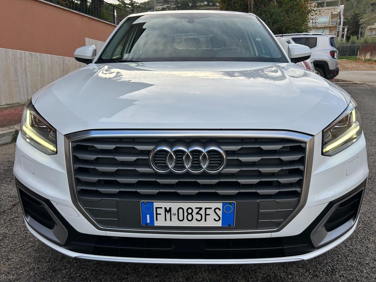 Audi Q2 1.6 TDI Sport strafull !!!!!