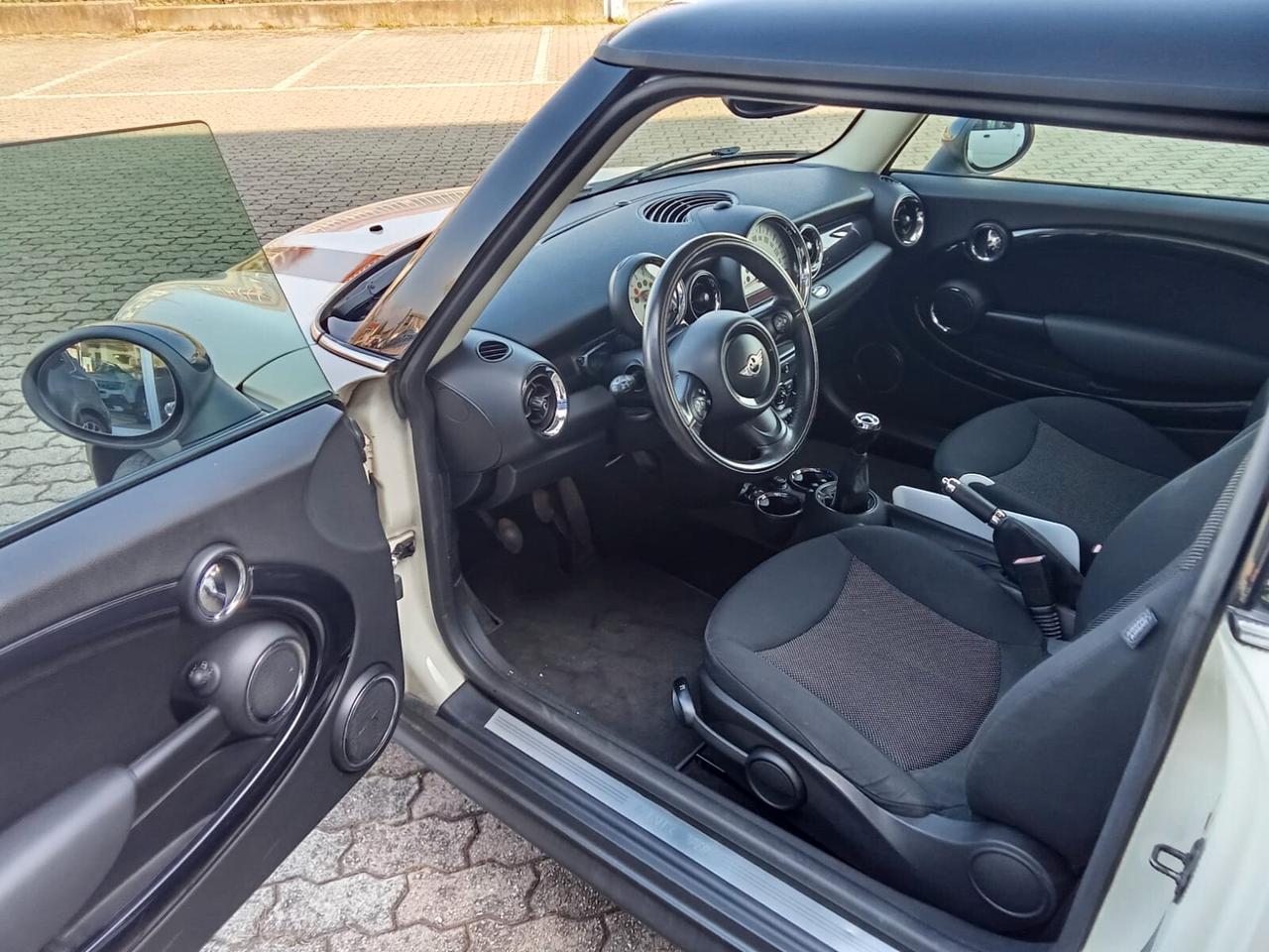 Mini 1.6 16V Cooper D 112cv