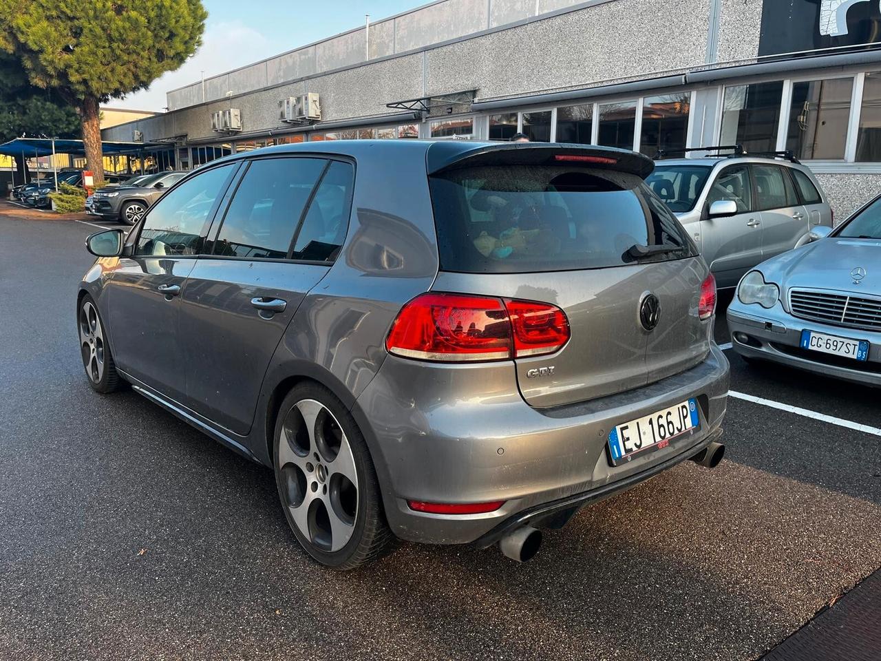 Volkswagen Golf GTI 2.0 TSI DSG